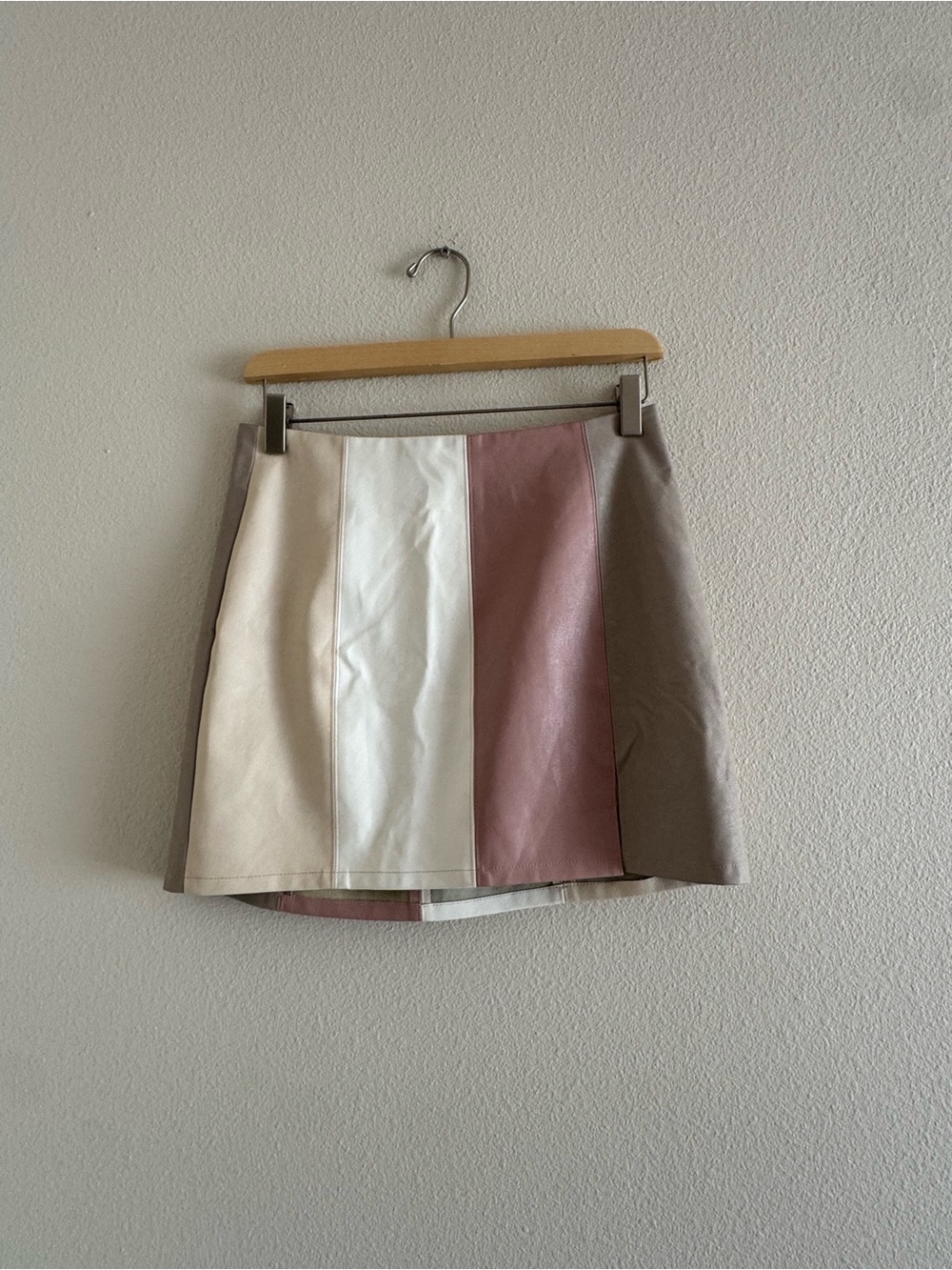 Le Lis Colorblock Mini Skirt in Pink, Cream and Taupe